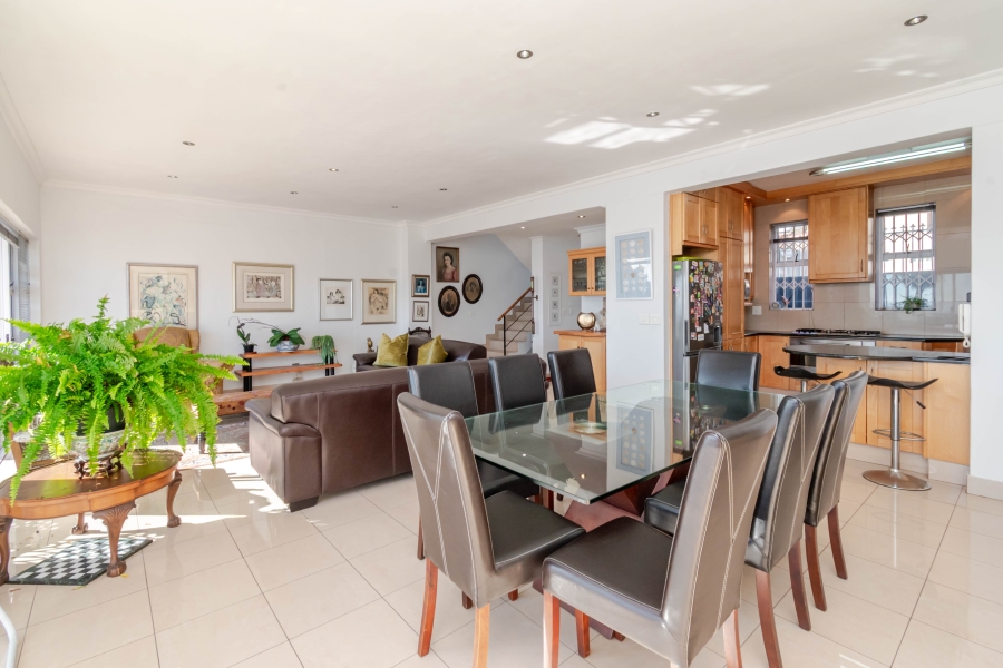3 Bedroom Property for Sale in Sea Point Western Cape